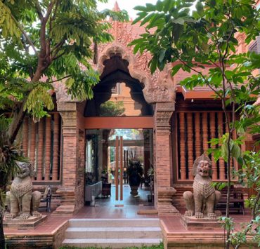 Personal Hotel Review Phor Liang Meun Terracotta Arts Hotel Chiang Mai Lobby